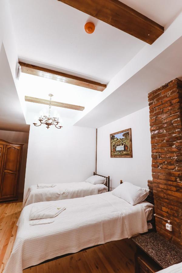 Hotel Verdzi Koetaisi Buitenkant foto