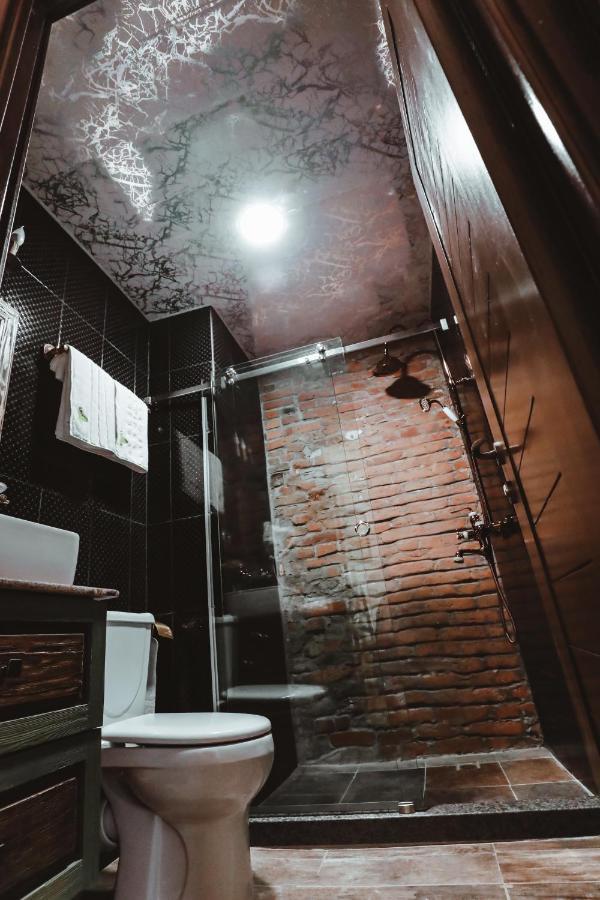 Hotel Verdzi Koetaisi Buitenkant foto